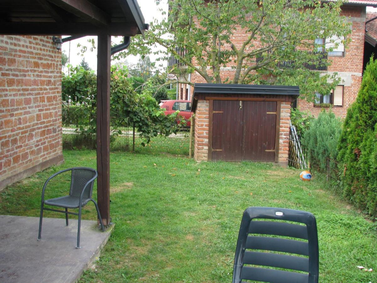 Cottage Plavi Lav Potok Екстер'єр фото