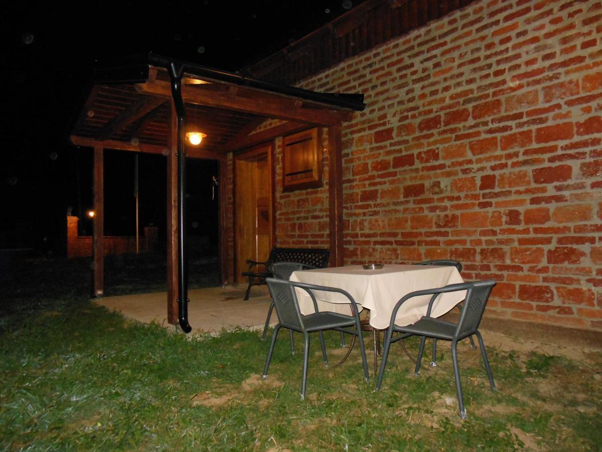Cottage Plavi Lav Potok Екстер'єр фото