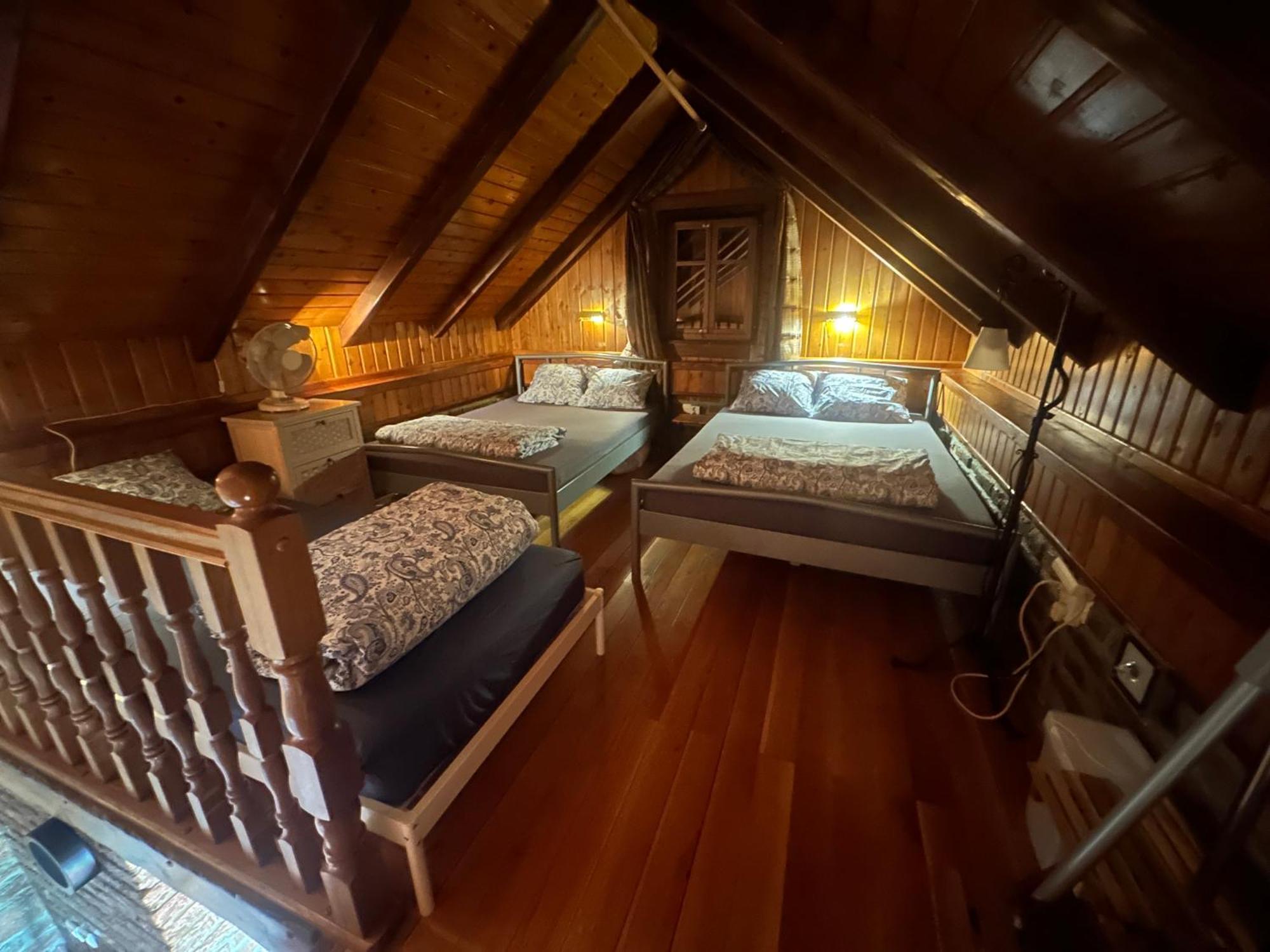 Cottage Plavi Lav Potok Екстер'єр фото